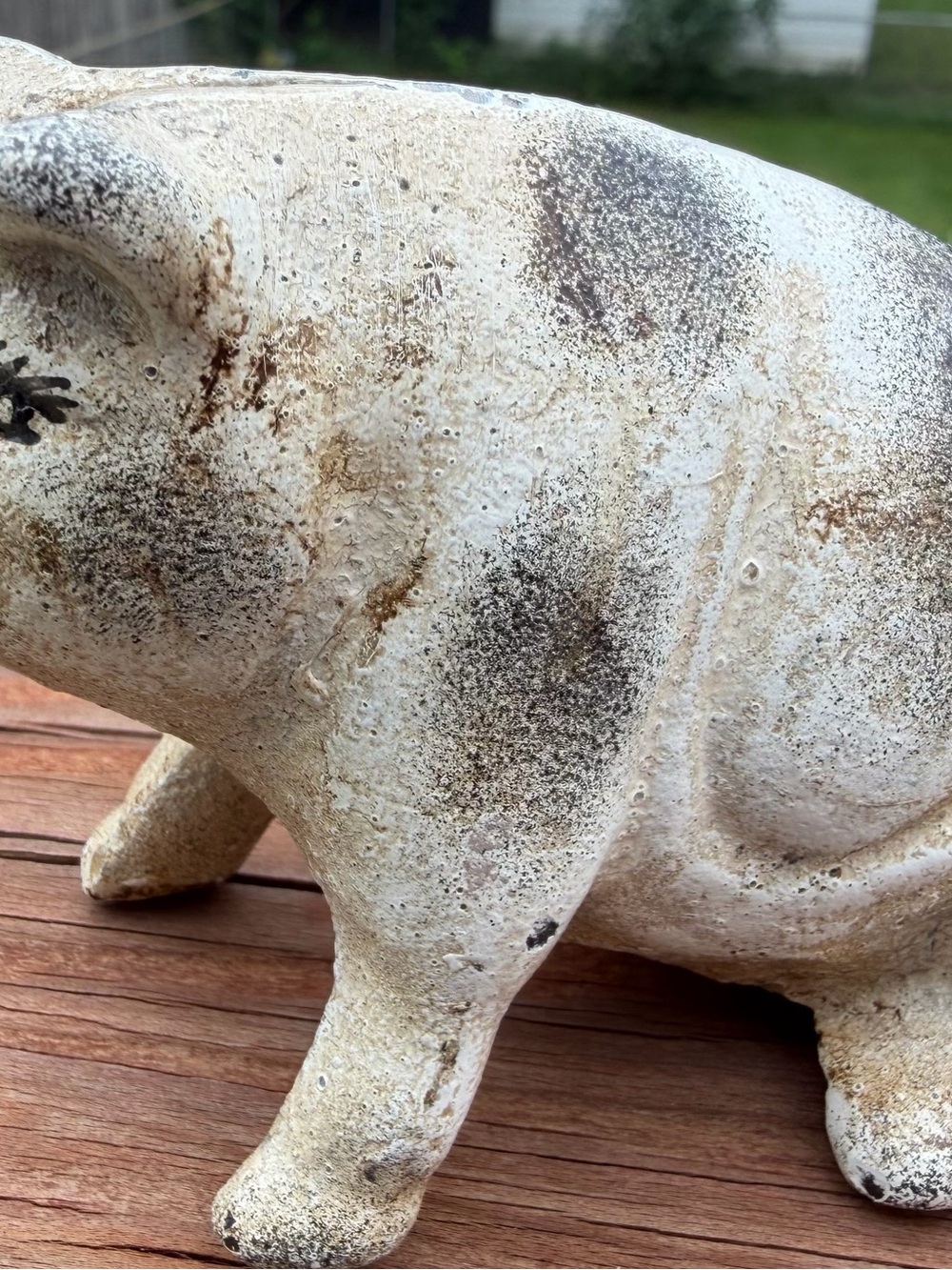 Vintage Cast Iron Sitting Pig Still Bank
- Authentic Aged Patina